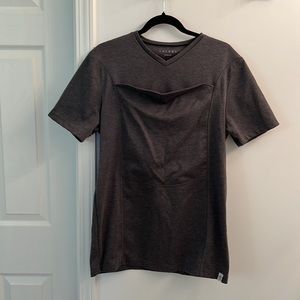 LALABU men’s medium gray vneck baby wearing shirt — DAD SHIRT